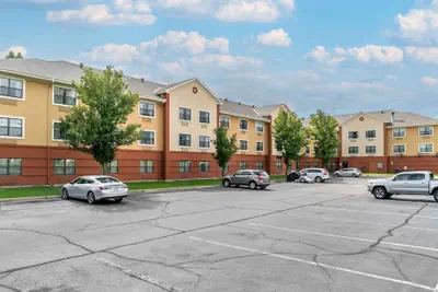Photo 2 - Extended Stay America Select Suites Detroit Sterling Heights