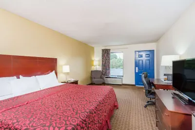 Photo 5 - Days Inn by Wyndham Reidsville