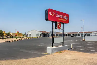 Photo 2 - Econo Lodge Inn & Suites Santa Rosa