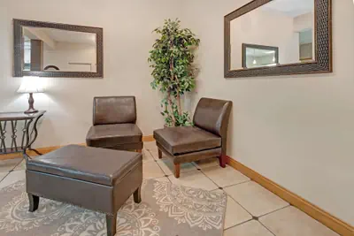 Photo 3 - Super 8 by Wyndham Indianapolis South