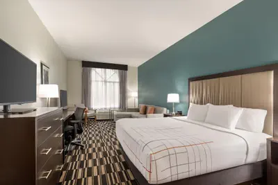 Photo 5 - La Quinta Inn & Suites by Wyndham Fairfield - Napa Valley