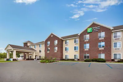 Photo 2 - Holiday Inn Express Hotel & Suites Acme-Traverse City by IHG