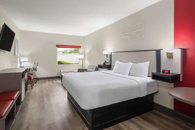 Photo 5 - Ramada by Wyndham Locust Grove