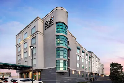 Photo 2 - Four Points by Sheraton Hotel & Suites San Francisco Airport