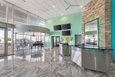 Photo 3 - Clarion Inn Des Moines Airport