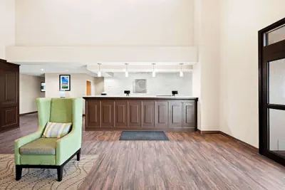 Photo 4 - Comfort Inn & Suites Decatur - Forsyth