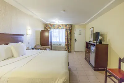 Photo 5 - Days Inn by Wyndham Shenandoah