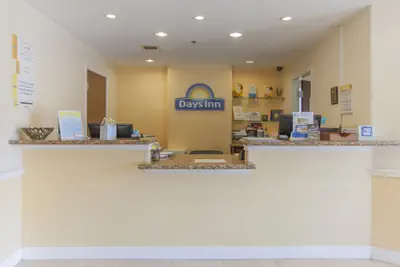 Photo 2 - Days Inn by Wyndham Shenandoah