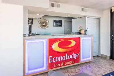 Photo 4 - Econo Lodge Inn & Suites Macon North