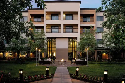 Photo 2 - Courtyard by Marriott Springfield