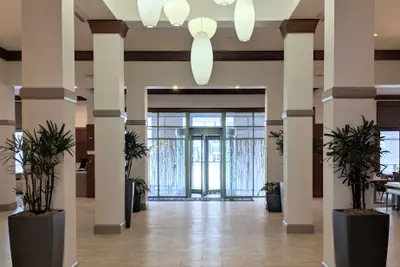Photo 3 - Hilton Garden Inn Chicago North Shore/Evanston