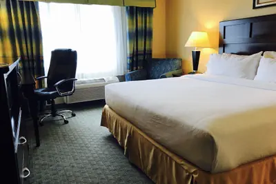 Photo 3 - Holiday Inn Express Ft Bragg by IHG