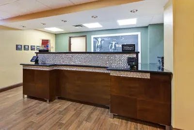 Photo 3 - Hampton Inn Cincinnati Airport - North