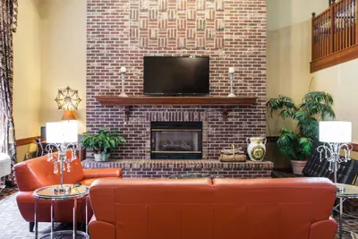 Photo 3 - Quality Inn Bolingbrook I-55