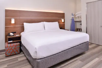 Photo 5 - Holiday Inn Express New Orleans - Arts District by IHG
