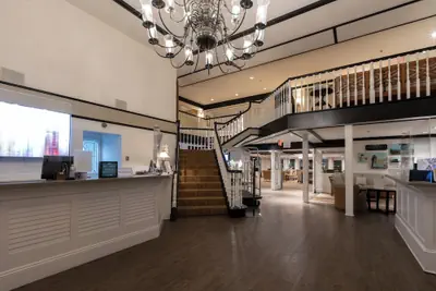 Photo 3 - Carlsbad Inn Beach Resort