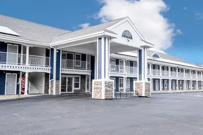 Photo 2 - Hilltop Inn and Suites, near Foxwoods Casino