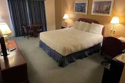 Photo 5 - Hardman House Inn & Suites