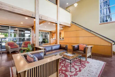 Photo 4 - Inn at Port Gardner-Everett Waterfront, an Ascend Collection Hotel