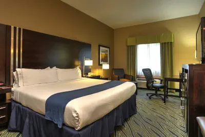 Photo 4 - Holiday Inn Express & Suites Midwest by IHG