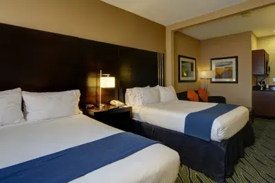 Photo 5 - Holiday Inn Express & Suites Midwest by IHG