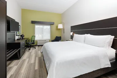 Photo 4 - Holiday Inn Express & Suites Dublin by IHG