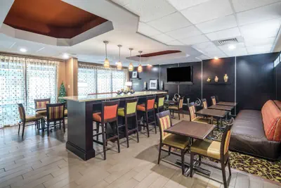 Photo 3 - Hampton Inn Dublin