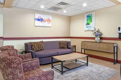 Photo 5 - Quality Suites