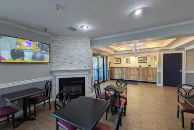 Photo 5 - Quality Suites