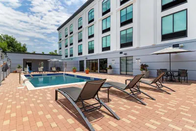 Photo 2 - Best Western Plus McAllen Airport Hotel