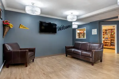 Photo 3 - MainStay Suites Emporia