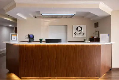 Photo 3 - Econo Lodge Inn & Suites Santa Rosa South