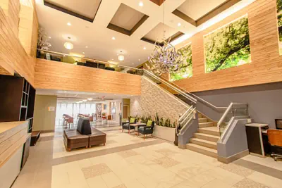 Photo 3 - Days Inn & Suites by Wyndham Fort Myers Near JetBlue Park
