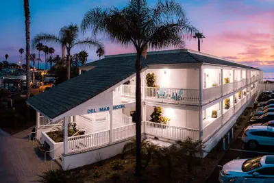 Photo 2 - Del Mar Beach Hotel