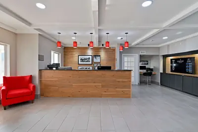 Photo 2 - Country Inn & Suites by Radisson, Bloomington-Normal Airport, IL