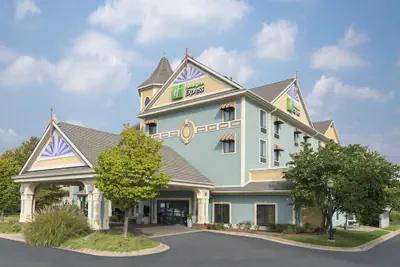 Photo 2 - Holiday Inn Express Holland by IHG