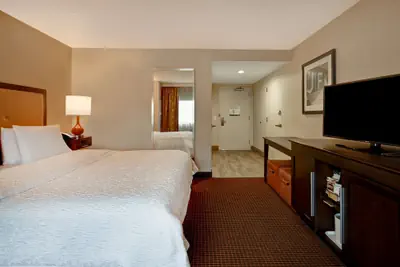 Photo 5 - Hampton Inn NY-JFK