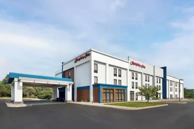 Photo 2 - Hampton Inn Quakertown