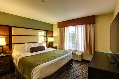 Photo 4 - Best Western Plus Vancouver Mall Dr. Hotel & Suites
