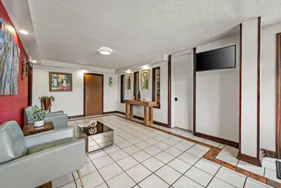 Photo 4 - Econo Lodge Charlotte Airport Area