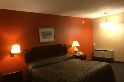 Photo 5 - Red Carpet Inn