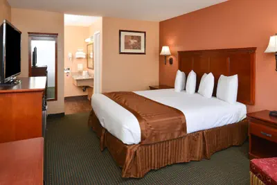 Photo 4 - Americas Best Value Inn & Suites Bakersfield E