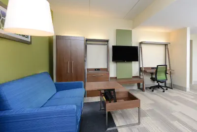 Photo 5 - Holiday Inn Express & Suites Raleigh Durham Airport at RTP by IHG