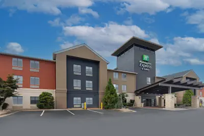 Photo 2 - Holiday Inn Express & Suites Locust Grove by IHG