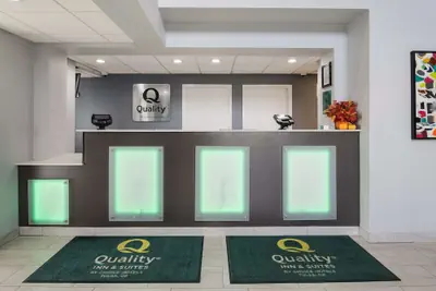 Photo 3 - Quality Suites Tulsa I-44