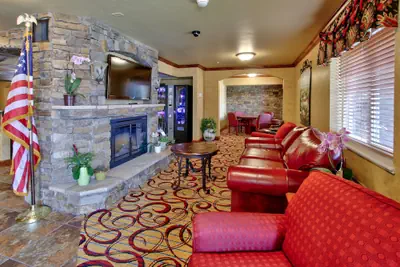Photo 3 - MCM Elegante Suites