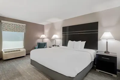 Photo 2 - Quality Inn & Suites Union City - Atlanta South