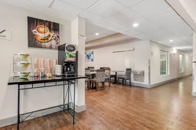 Photo 4 - Quality Inn & Suites Union City - Atlanta South