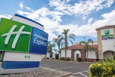 Photo 2 - Holiday Inn Express Oakdale by IHG