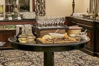Photo 3 - French Quarter Inn